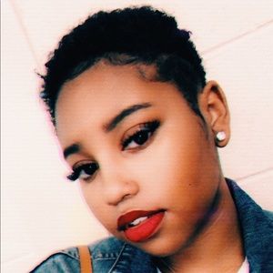 Meet your Posher, Ariana